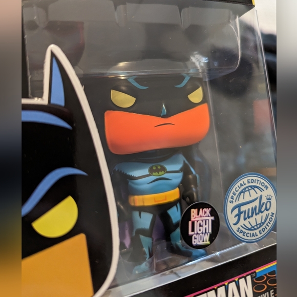 Batman The Animated Series 369 Blacklight Funko Pop Heroes Vinyl Figure - Picture 2 of 16